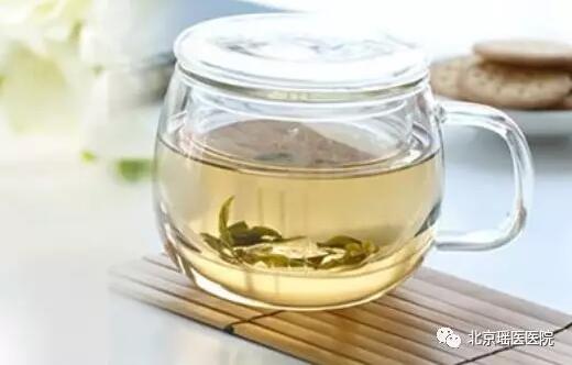 隔夜的茶水，喝了会致肿瘤吗?(图2)