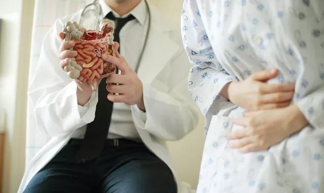 17岁男生查出肠癌晚期，医生一番话警醒年轻人!(图2)