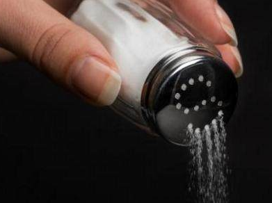 高盐饮食正在拖垮你的肾!身体出现五个迹象说明你盐吃多了(图3)