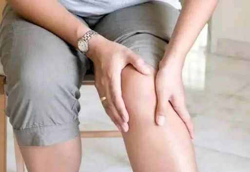 血管堵塞的人，腿上会出现5种表现，占上一个，小心“血栓(图2)