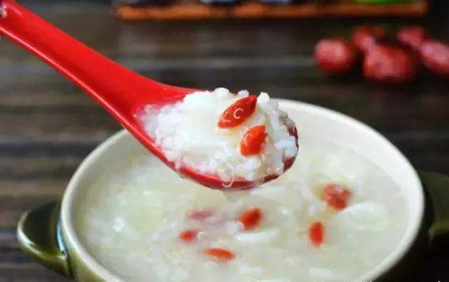 肝不好的人，眼睛、脸、身上都会出卖你！警惕这些...(图6)