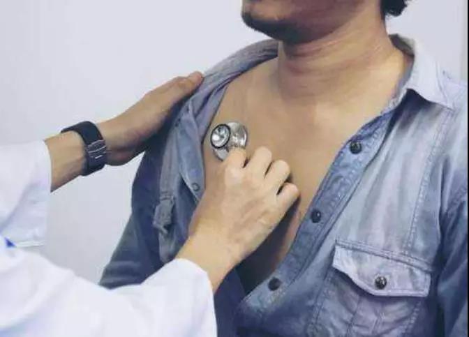 男人也会患乳腺肿瘤，出现这种肿块，发现要去查一下(图3)