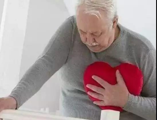 男人也会患乳腺肿瘤，出现这种肿块，发现要去查一下(图2)