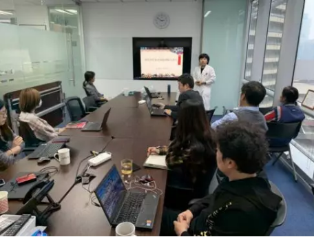 瑶医科普讲座进企业 健康义诊暖人心(图2)