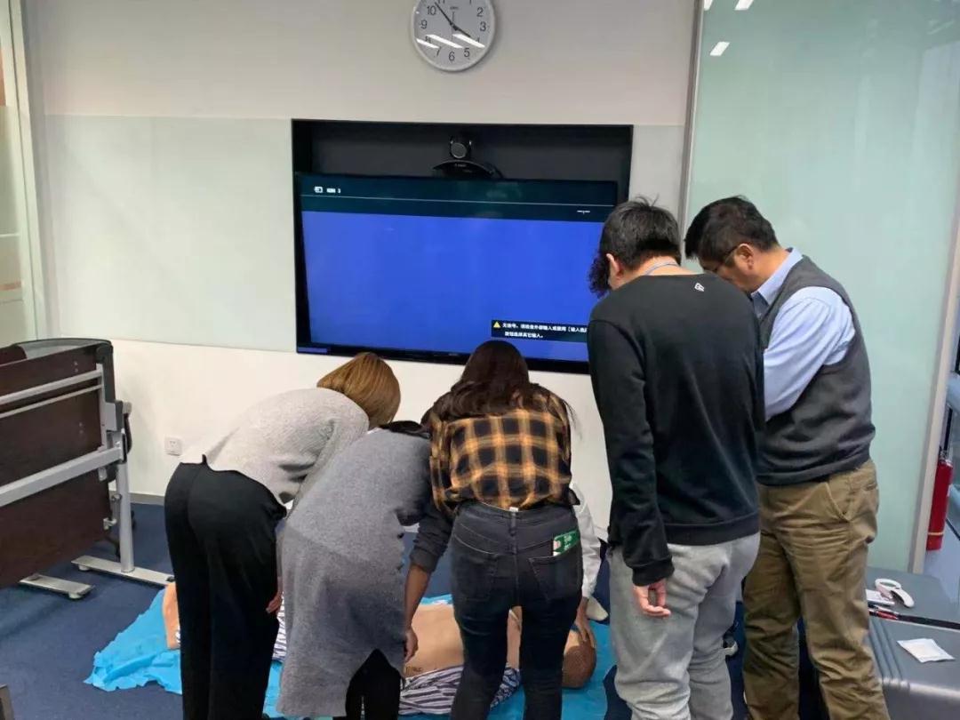 瑶医科普讲座进企业 健康义诊暖人心(图5)