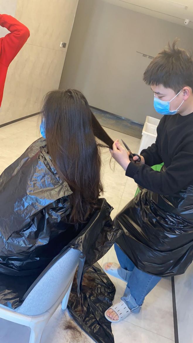 剪发明志，不灭“冠毒”誓不归——援鄂瑶医医疗队纪实(图3)