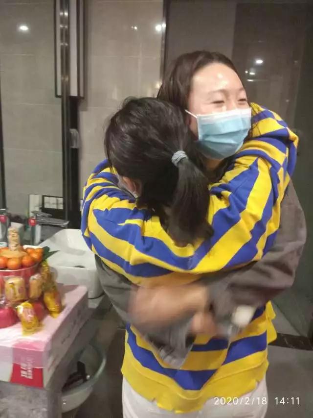 “新冠”无情 “家人”有爱——祝福这场特殊的生日！(图5)