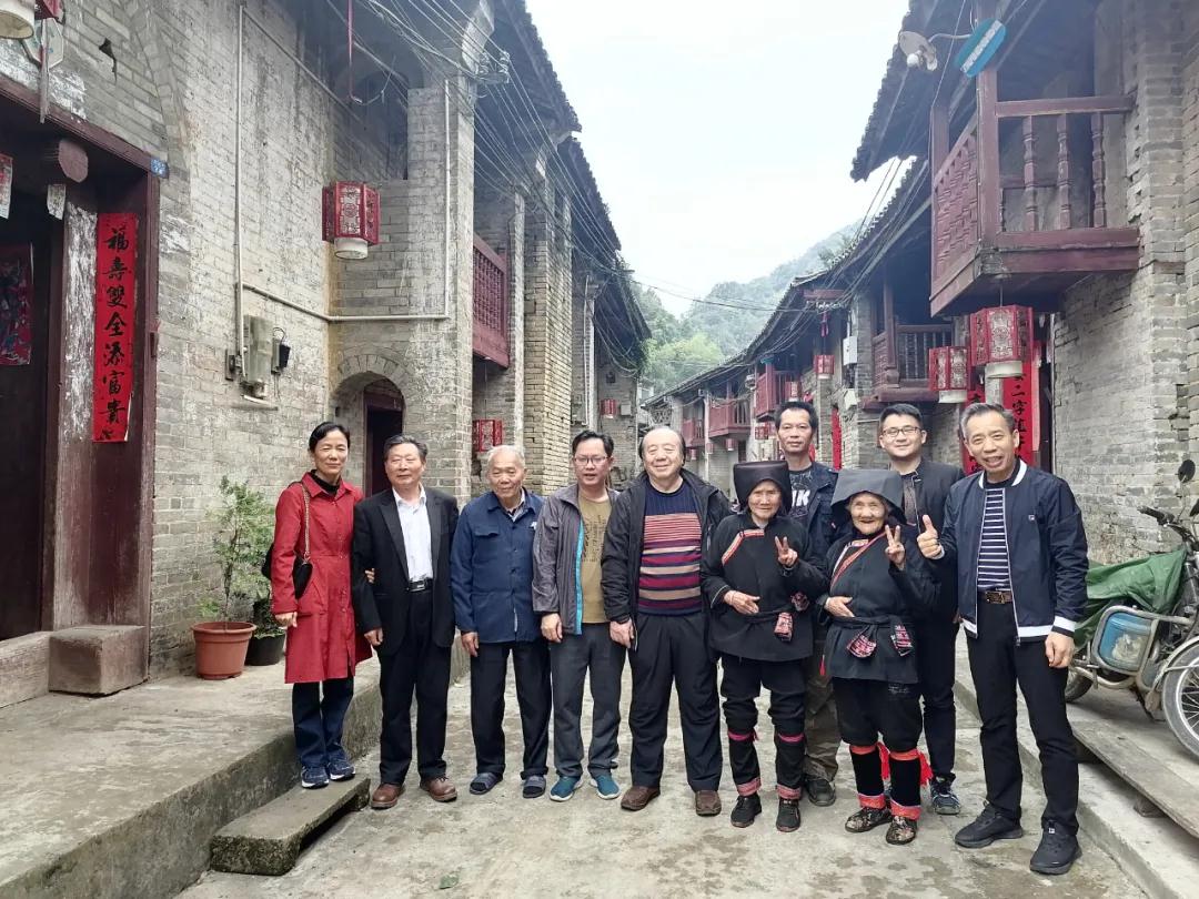 覃迅云教授携著名文化学者回广西金秀调研，开启“文化扶..(图8)