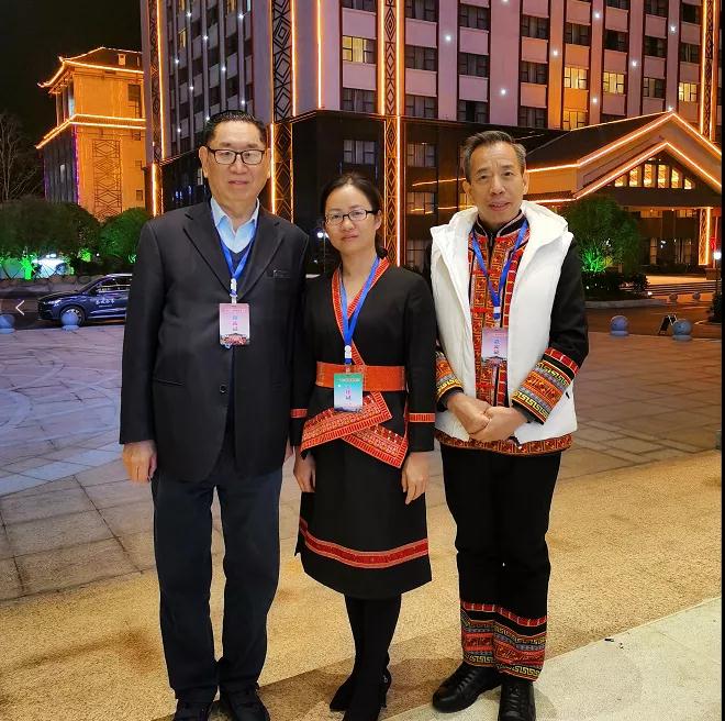 覃迅云教授受邀参加第十六届瑶族盘王节，在瑶医药....(图4)