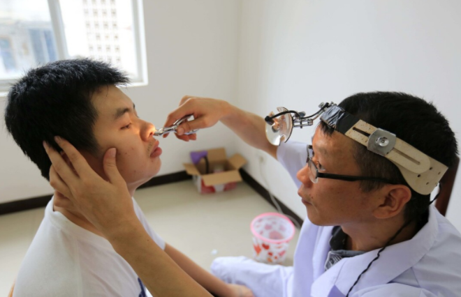 鼻塞、鼻出血…以为是鼻炎，其实可能是癌症来袭！(图1)