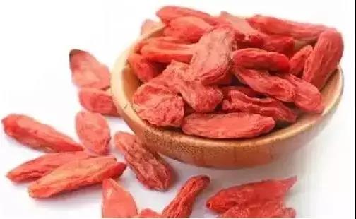 提醒 | 喝枸杞水能延缓衰老但枸杞有三大禁忌这几类...(图3)