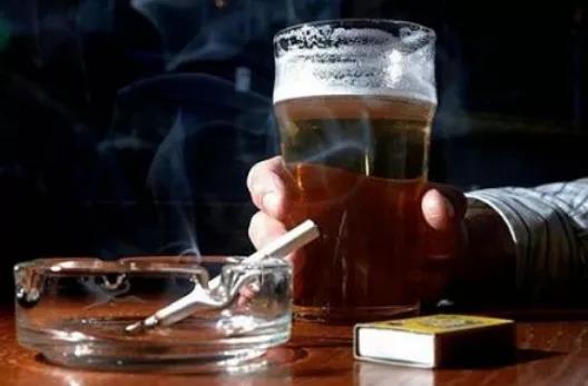 抽烟喝酒引起食管癌