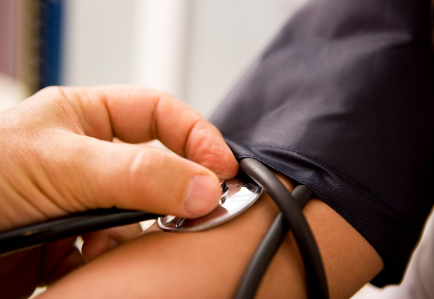 高血压年轻化，“高压”与“低压”，哪个升高更危险，(图2)