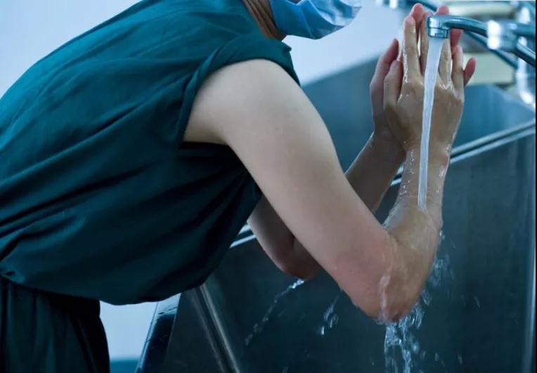 肿瘤专家：很多手术不该做，很多药也不该吃(图2)