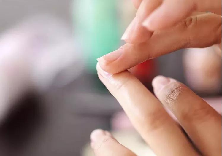 这些身体表现，说明“肝毒太深”，该给你的肝脏洗洗澡了(图2)