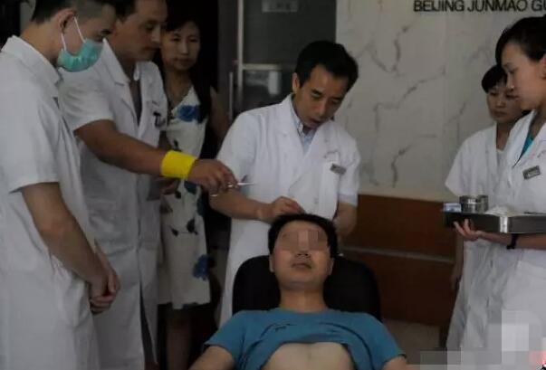 高以翔猝死去世…学会心肺复苏急救 关键时刻救人救己(图2)