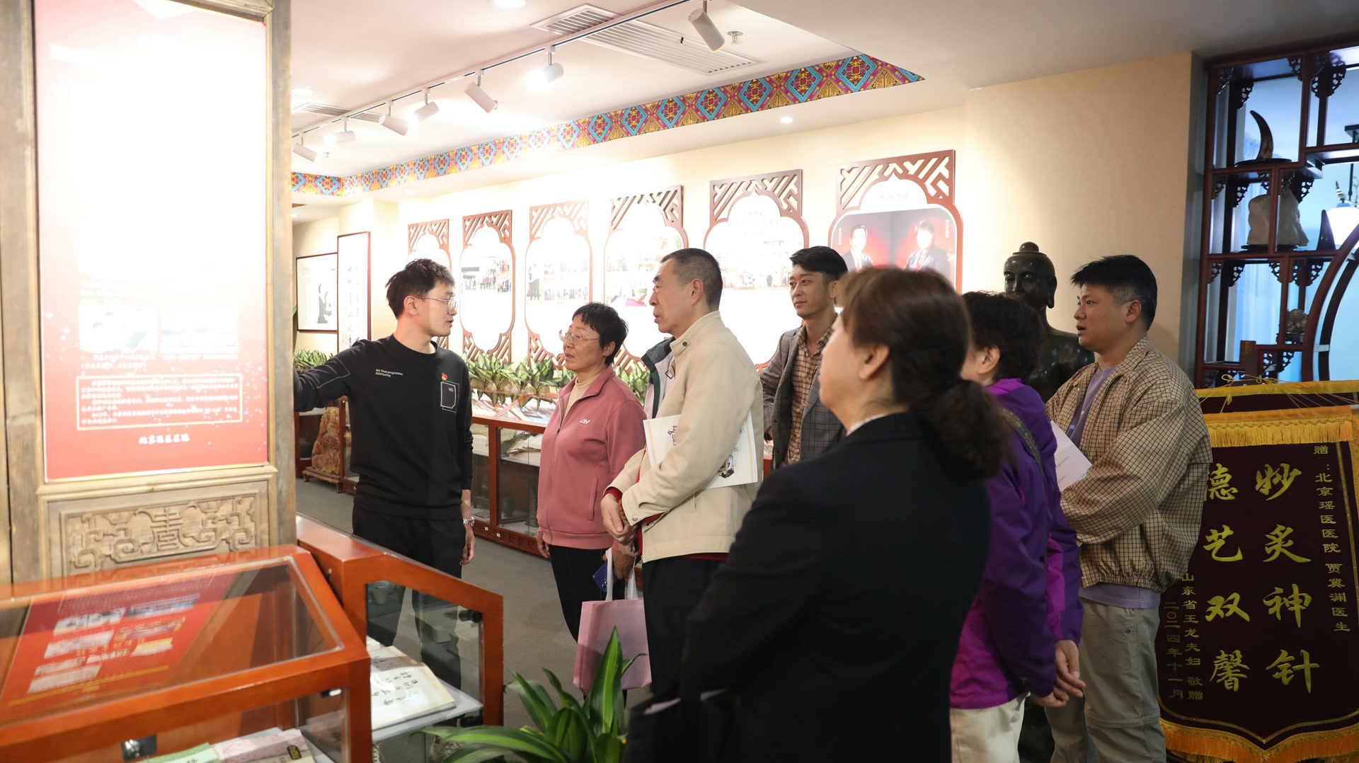 丰台区老科协到北京瑶医医院调研健康科普教育工作(图5)