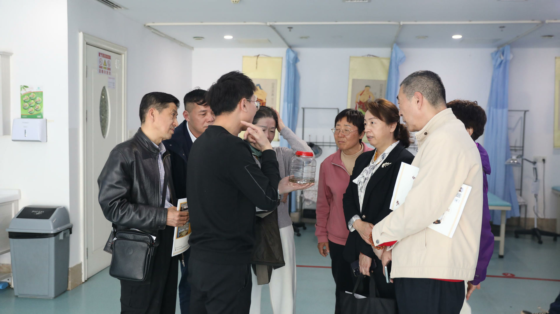 丰台区老科协到北京瑶医医院调研健康科普教育工作(图6)